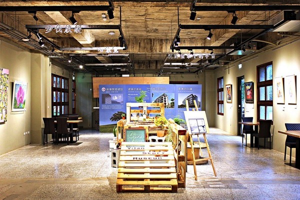 宜蘭人故事館：【宜蘭人故事館】永恆的蔣渭水。燈籠主題展覽。VR體驗館。波堡披薩Bobo Pizza。i-FRANCE 愛法餐廳