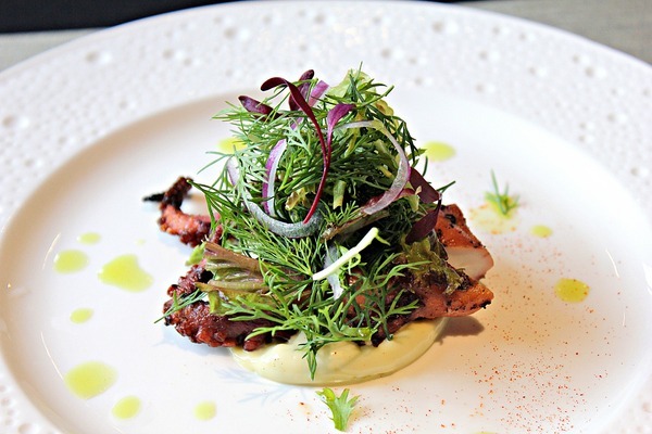 宜蘭人故事館：【宜蘭人故事館】永恆的蔣渭水。燈籠主題展覽。VR體驗館。波堡披薩Bobo Pizza。i-FRANCE 愛法餐廳