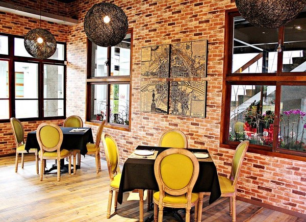 宜蘭人故事館：【宜蘭人故事館】永恆的蔣渭水。燈籠主題展覽。VR體驗館。波堡披薩Bobo Pizza。i-FRANCE 愛法餐廳