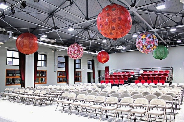 宜蘭人故事館：【宜蘭人故事館】永恆的蔣渭水。燈籠主題展覽。VR體驗館。波堡披薩Bobo Pizza。i-FRANCE 愛法餐廳