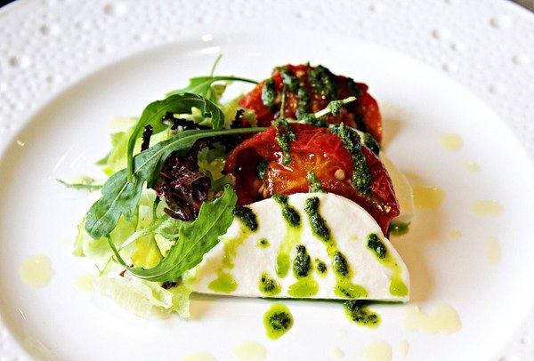 宜蘭人故事館：【宜蘭人故事館】永恆的蔣渭水。燈籠主題展覽。VR體驗館。波堡披薩Bobo Pizza。i-FRANCE 愛法餐廳