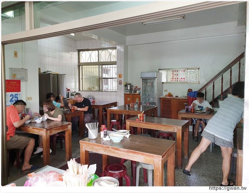 現點現炒、台南超好吃的榨菜肉絲麵，沒有招牌、門口大排長龍就是這一間！！