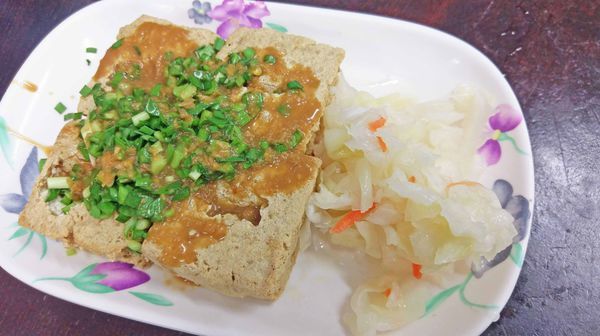 【花蓮美食】荳蘭橋臭豆腐-電視媒體也推薦的韭菜臭豆腐