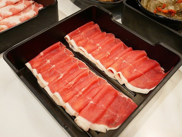 老先覺功夫窯燒鍋(二代店):老先覺功夫窯燒鍋(台中漢口店)-台中西屯區火鍋 中部第一家二代店 氣氛、環境大大提升 餐點選擇更多 晉升為吃鍋的好朋友