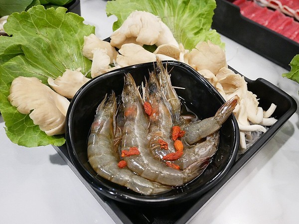 老先覺功夫窯燒鍋(二代店):老先覺功夫窯燒鍋(台中漢口店)-台中西屯區火鍋 中部第一家二代店 氣氛、環境大大提升 餐點選擇更多 晉升為吃鍋的好朋友