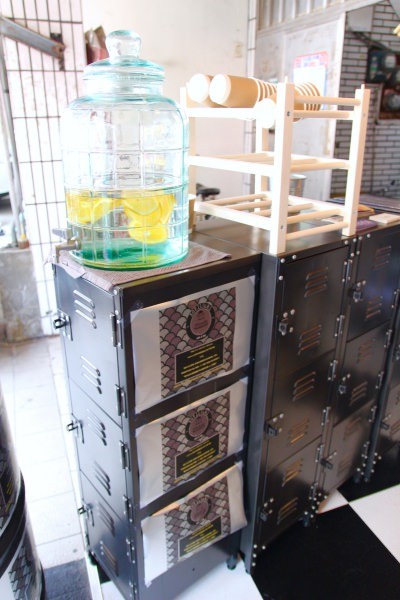 [新北]板橋江子翠站飲料咖啡推薦 SOFTLIGHT軟燈吧 飲料ft.調酒傻傻分不清楚