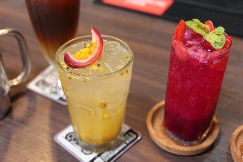 [新北]板橋江子翠站飲料咖啡推薦 SOFTLIGHT軟燈吧 飲料ft.調酒傻傻分不清楚