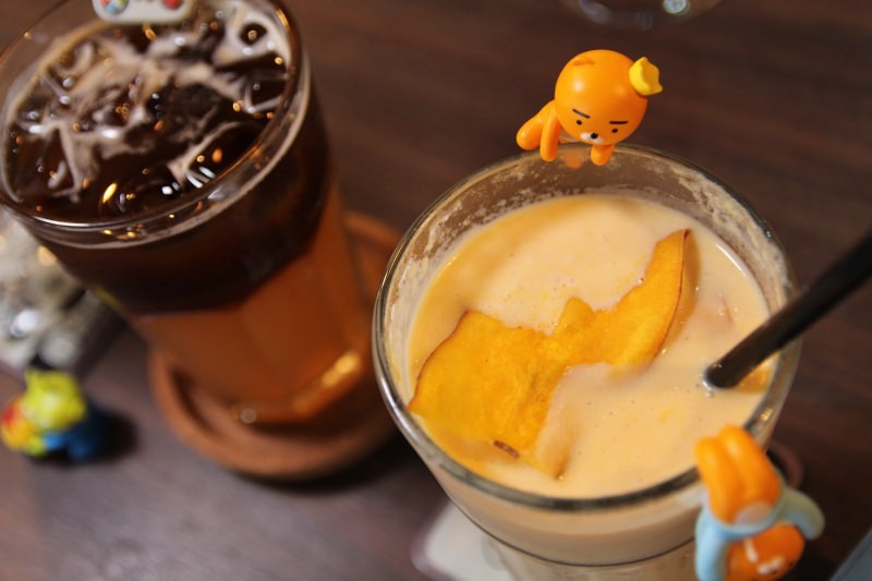 [新北]板橋江子翠站飲料咖啡推薦 SOFTLIGHT軟燈吧 飲料ft.調酒傻傻分不清楚