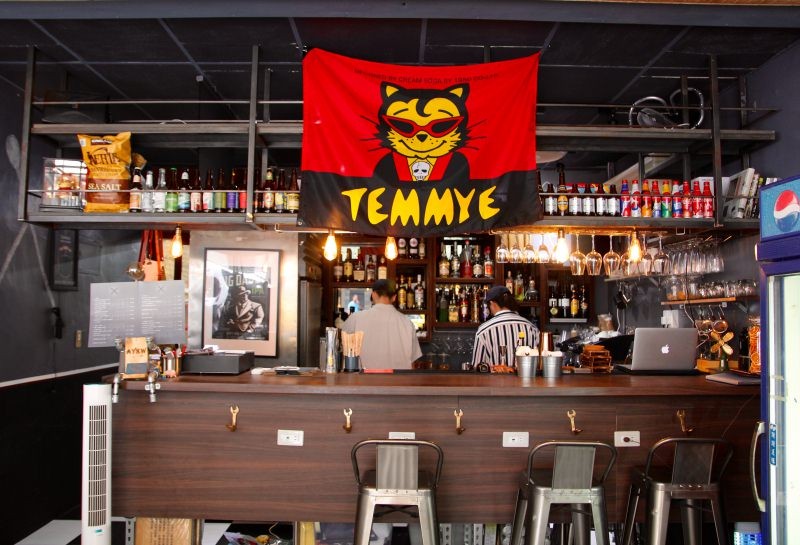 [新北]板橋江子翠站飲料咖啡推薦 SOFTLIGHT軟燈吧 飲料ft.調酒傻傻分不清楚