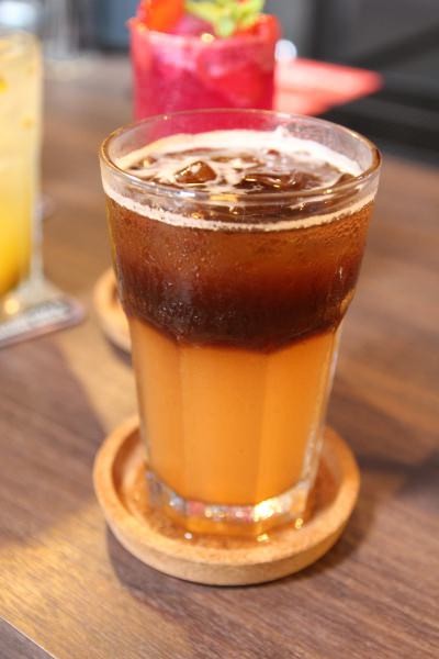 [新北]板橋江子翠站飲料咖啡推薦 SOFTLIGHT軟燈吧 飲料ft.調酒傻傻分不清楚