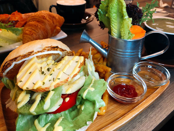 圓圓家愛吃貨—新北板橋早午餐，《植人 Planter Brunch》，網美風早午餐，悠閒慢活的輕鬆步調，約會用餐都適合的早午餐