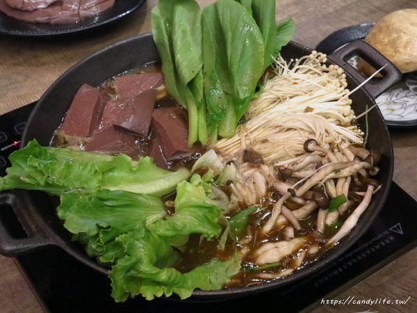 魚吃不吃：台中美食│魚吃不吃〃讓人念念不忘的道地麻辣重慶烤魚，香辣過癮，8/31前享85折優惠，再送上肥美的澳洲小龍蝦～