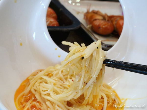 魚吃不吃：台中美食│魚吃不吃〃讓人念念不忘的道地麻辣重慶烤魚，香辣過癮，8/31前享85折優惠，再送上肥美的澳洲小龍蝦～