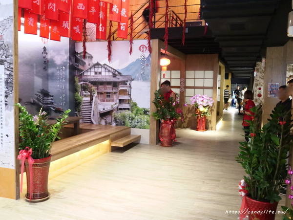 魚吃不吃：台中美食│魚吃不吃〃讓人念念不忘的道地麻辣重慶烤魚，香辣過癮，8/31前享85折優惠，再送上肥美的澳洲小龍蝦～