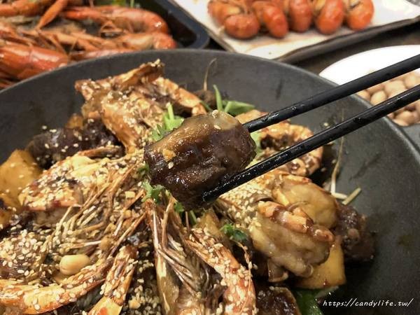 魚吃不吃：台中美食│魚吃不吃〃讓人念念不忘的道地麻辣重慶烤魚，香辣過癮，8/31前享85折優惠，再送上肥美的澳洲小龍蝦～