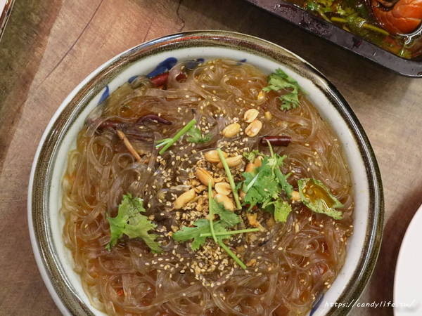 魚吃不吃：台中美食│魚吃不吃〃讓人念念不忘的道地麻辣重慶烤魚，香辣過癮，8/31前享85折優惠，再送上肥美的澳洲小龍蝦～