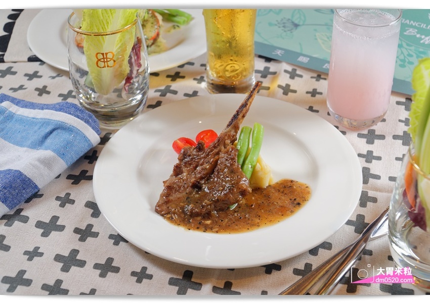 千元有找！新莊輔大吃到飽推薦,天賜百匯Buffet,12月旺年祭新菜,火烤小龍蝦/鮑魚粥/鐵板羊排,尾牙聚餐享受百樣美食餐點,2018新北Buffet推薦, - 大胃米粒 DAVID & MI