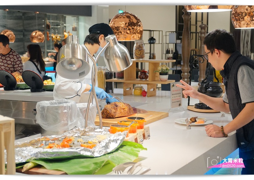 千元有找！新莊輔大吃到飽推薦,天賜百匯Buffet,12月旺年祭新菜,火烤小龍蝦/鮑魚粥/鐵板羊排,尾牙聚餐享受百樣美食餐點,2018新北Buffet推薦, - 大胃米粒 DAVID & MI