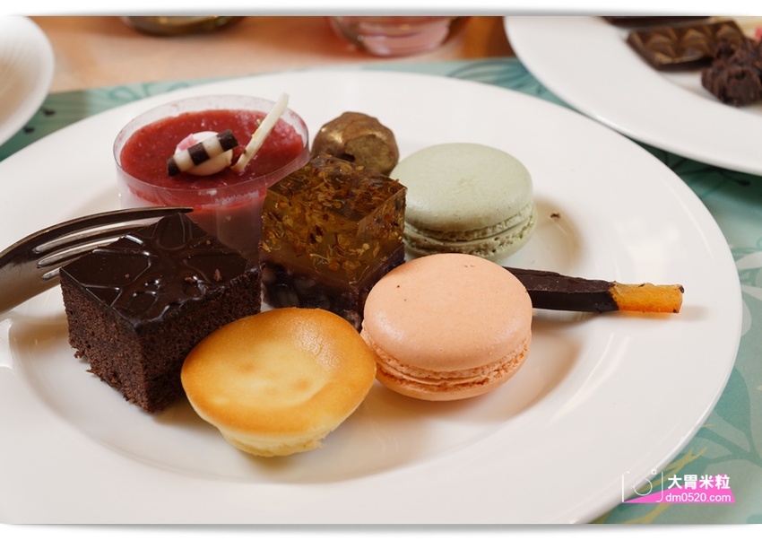 千元有找！新莊輔大吃到飽推薦,天賜百匯Buffet,12月旺年祭新菜,火烤小龍蝦/鮑魚粥/鐵板羊排,尾牙聚餐享受百樣美食餐點,2018新北Buffet推薦, - 大胃米粒 DAVID & MI