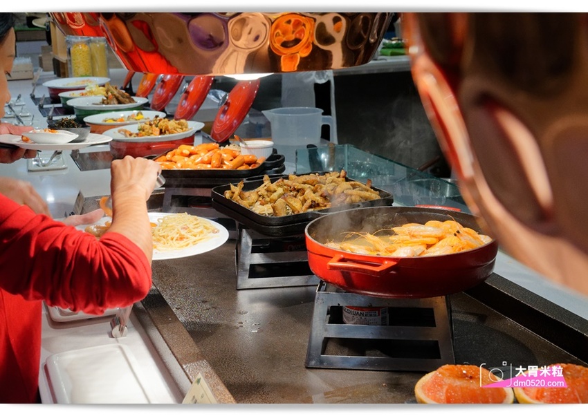 千元有找！新莊輔大吃到飽推薦,天賜百匯Buffet,12月旺年祭新菜,火烤小龍蝦/鮑魚粥/鐵板羊排,尾牙聚餐享受百樣美食餐點,2018新北Buffet推薦, - 大胃米粒 DAVID & MI