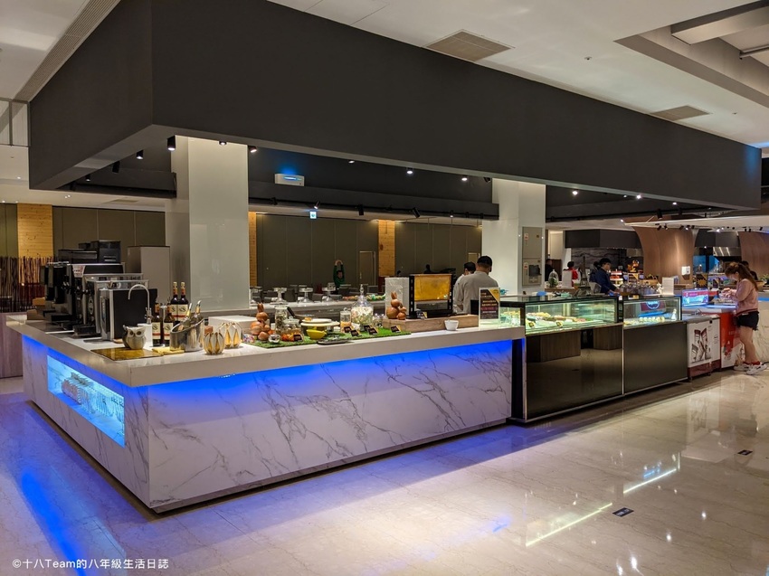 有小朋友最愛的雪碧、芬達、可樂，也有附設咖啡研磨機。