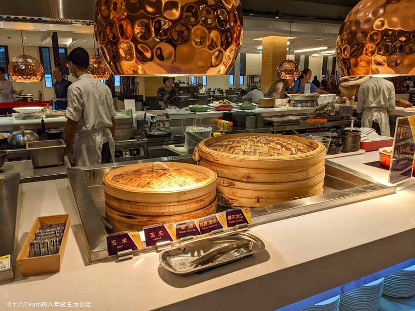 有小朋友最愛的雪碧、芬達、可樂，也有附設咖啡研磨機。