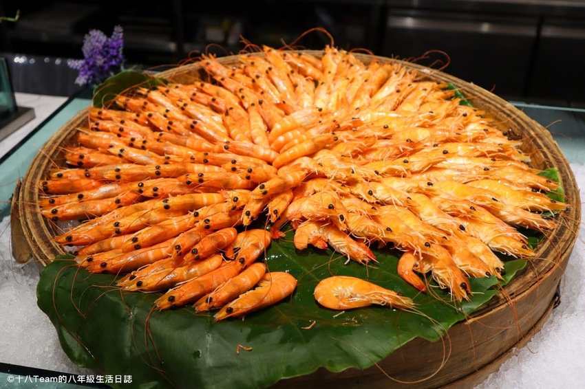 有小朋友最愛的雪碧、芬達、可樂，也有附設咖啡研磨機。