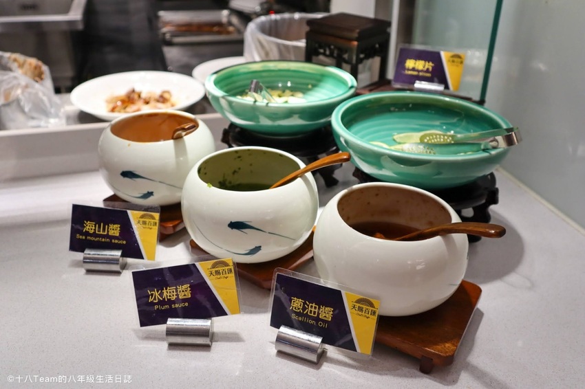 有小朋友最愛的雪碧、芬達、可樂，也有附設咖啡研磨機。