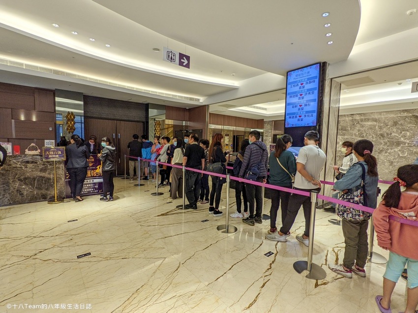 有小朋友最愛的雪碧、芬達、可樂，也有附設咖啡研磨機。