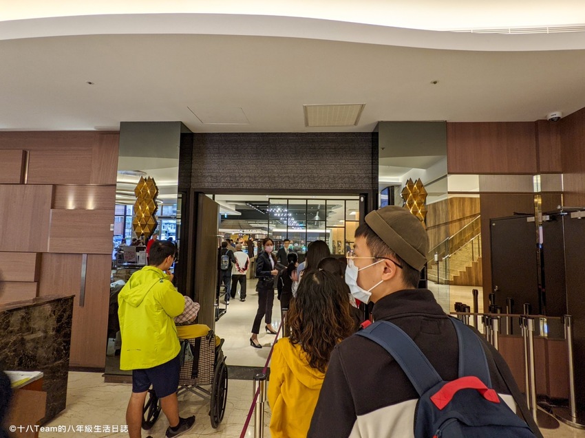 有小朋友最愛的雪碧、芬達、可樂，也有附設咖啡研磨機。