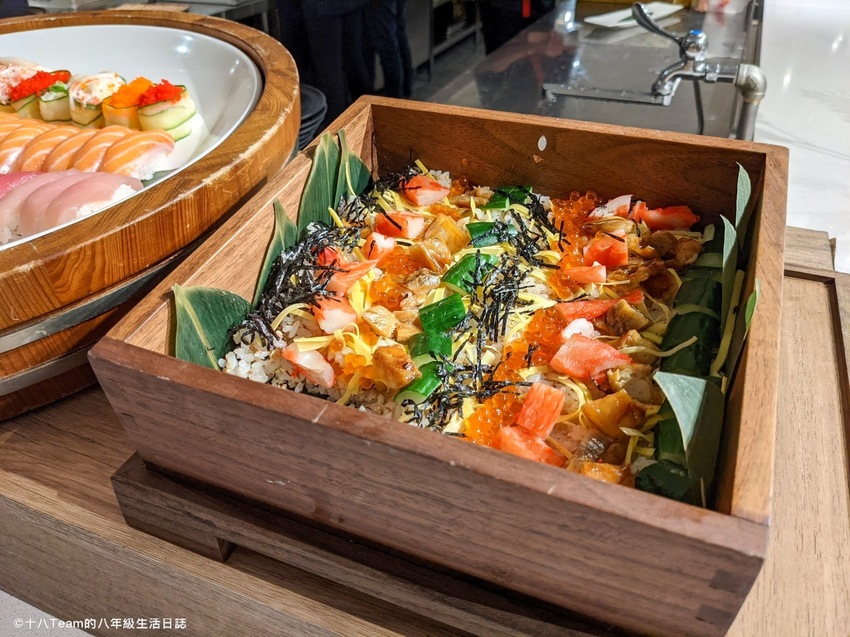 有小朋友最愛的雪碧、芬達、可樂，也有附設咖啡研磨機。