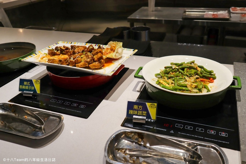 有小朋友最愛的雪碧、芬達、可樂，也有附設咖啡研磨機。