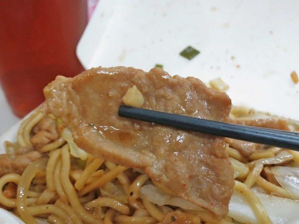 【三重美食】九池肉林-CP值爆表!50元就能吃到美味又料好實在的炒麵
