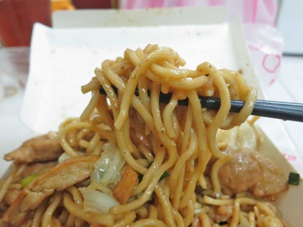 【三重美食】九池肉林-CP值爆表!50元就能吃到美味又料好實在的炒麵