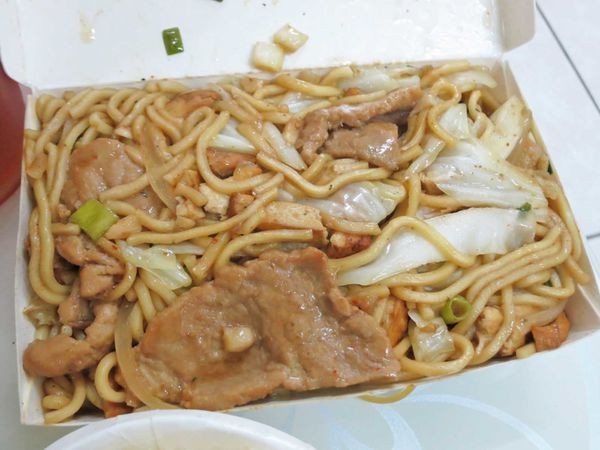 【三重美食】九池肉林-CP值爆表!50元就能吃到美味又料好實在的炒麵