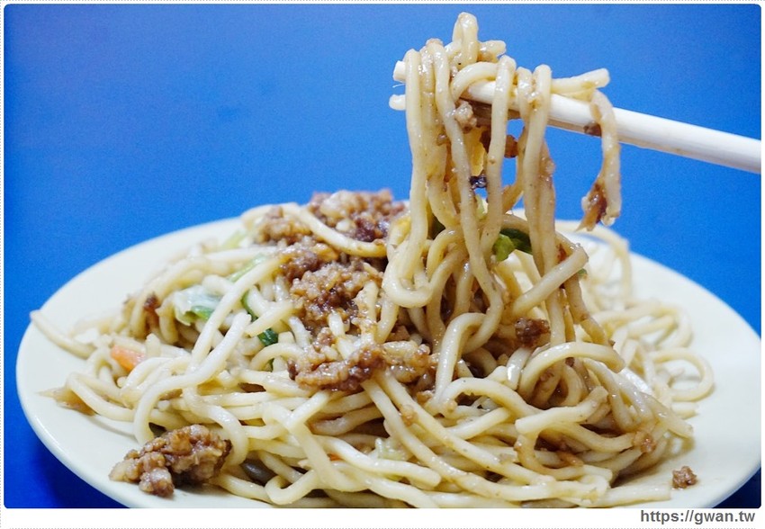 低調店面,在地社團推爆的古早味肉燥飯