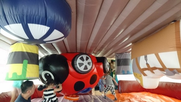 小火車x顛倒屋2.0特展：高雄駁二~小火車x顛倒屋2.0特展~乘坐小火車進入奇幻世界~適合親子同遊~展期6/15-9/02