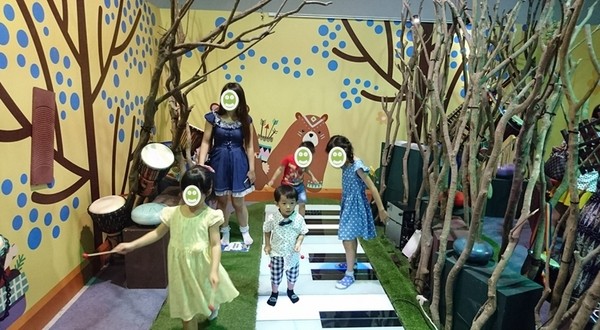 小火車x顛倒屋2.0特展：高雄駁二~小火車x顛倒屋2.0特展~乘坐小火車進入奇幻世界~適合親子同遊~展期6/15-9/02