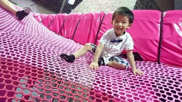 小火車x顛倒屋2.0特展：高雄駁二~小火車x顛倒屋2.0特展~乘坐小火車進入奇幻世界~適合親子同遊~展期6/15-9/02