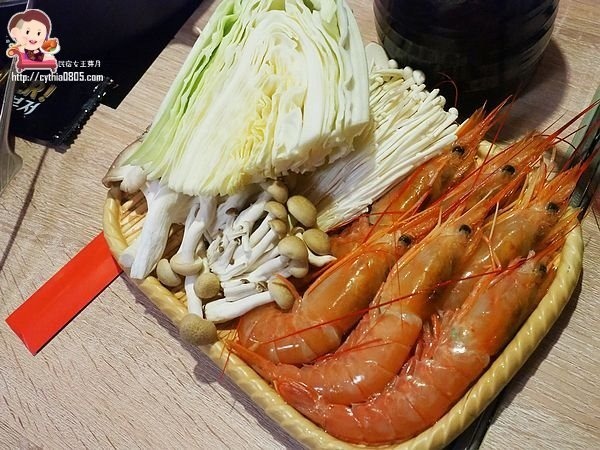 桃園中壢美食-海姥姥海鮮石頭火鍋吃到飽-獨特湯頭有順口，和牛天使紅蝦吃到嫑嫑 @民宿女王芽月-美食.旅遊.全台趴趴走