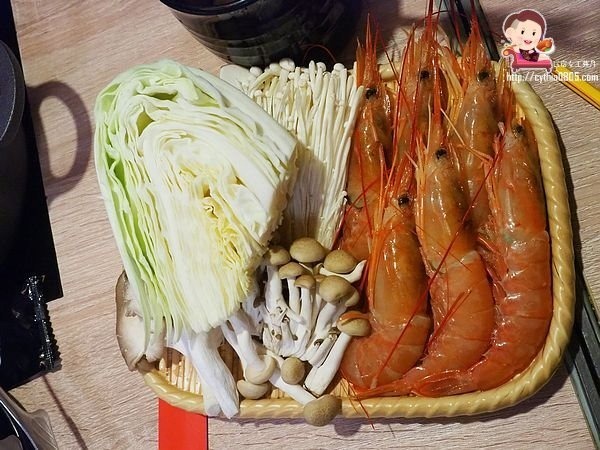 桃園中壢美食-海姥姥海鮮石頭火鍋吃到飽-獨特湯頭有順口，和牛天使紅蝦吃到嫑嫑 @民宿女王芽月-美食.旅遊.全台趴趴走