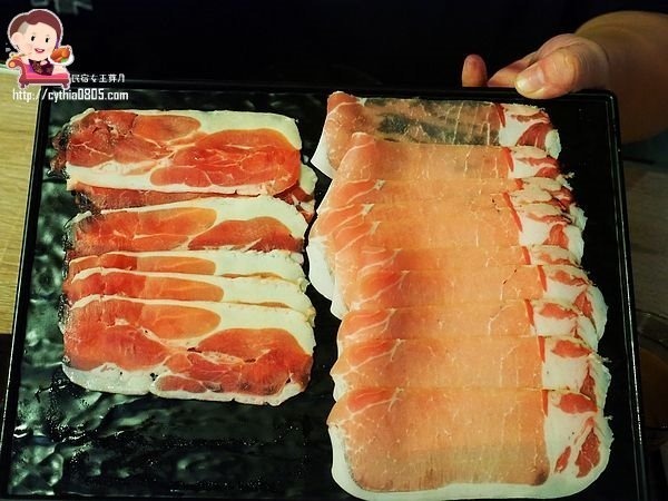 桃園中壢美食-海姥姥海鮮石頭火鍋吃到飽-獨特湯頭有順口，和牛天使紅蝦吃到嫑嫑 @民宿女王芽月-美食.旅遊.全台趴趴走