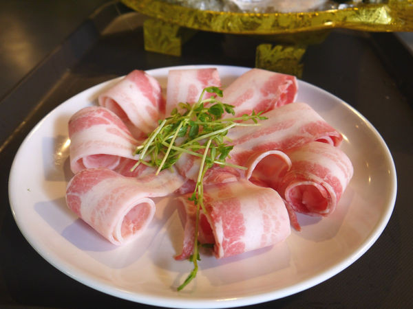 食藝鍋：【新北市 板橋區/捷運板橋站】食藝鍋-鮮甜滋味波士頓龍王鍋＋厚實肉片大口滿足