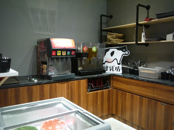 食藝鍋：【新北市 板橋區/捷運板橋站】食藝鍋-鮮甜滋味波士頓龍王鍋＋厚實肉片大口滿足