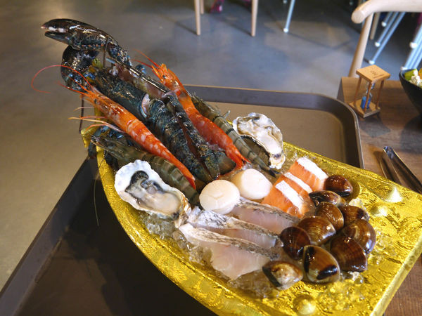 食藝鍋：【新北市 板橋區/捷運板橋站】食藝鍋-鮮甜滋味波士頓龍王鍋＋厚實肉片大口滿足