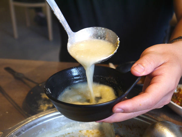 食藝鍋：【新北市 板橋區/捷運板橋站】食藝鍋-鮮甜滋味波士頓龍王鍋＋厚實肉片大口滿足