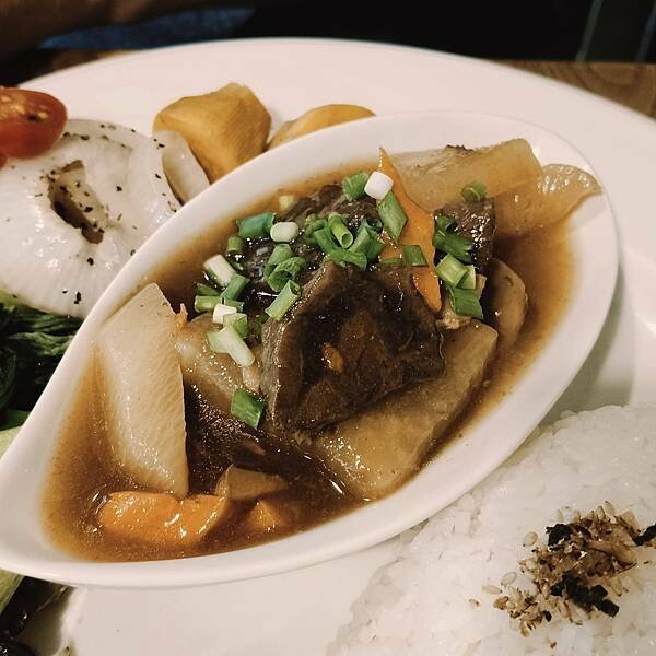 新竹竹北花院子咖啡~早午餐~下午茶~森林系花草庭園景觀餐廳~