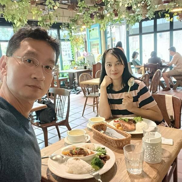 新竹竹北花院子咖啡~早午餐~下午茶~森林系花草庭園景觀餐廳~