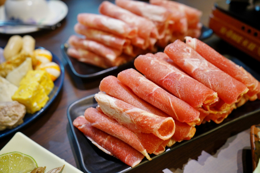 台北｜David豆腐 沙嗲麻辣鍋 新莊特色鴛鴦火鍋 - 奇奇一起玩樂趣