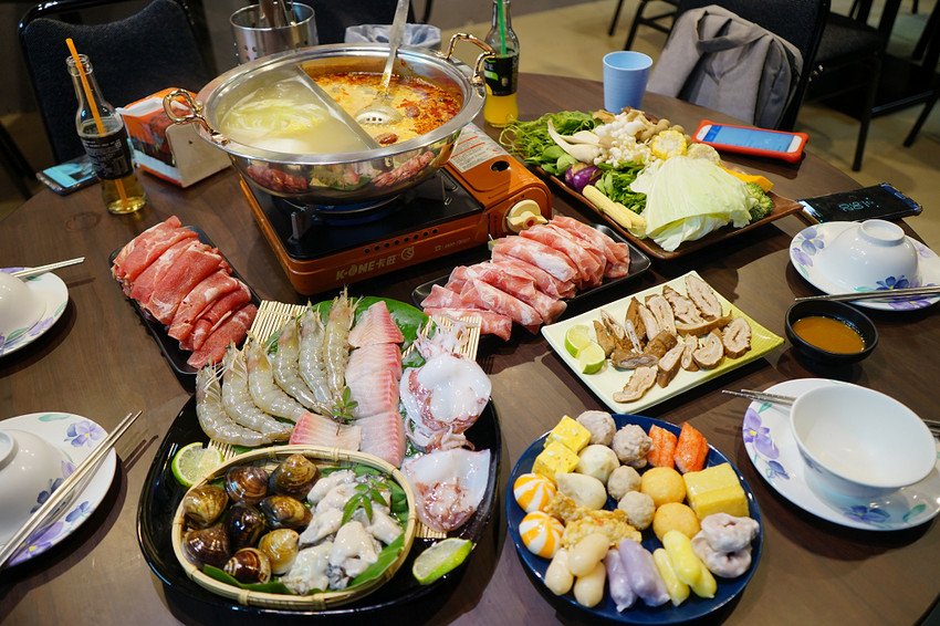 台北｜David豆腐 沙嗲麻辣鍋 新莊特色鴛鴦火鍋 - 奇奇一起玩樂趣